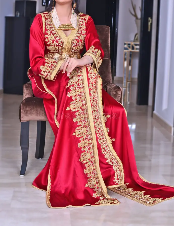 Moroccan Caftan: art, traditions and skills