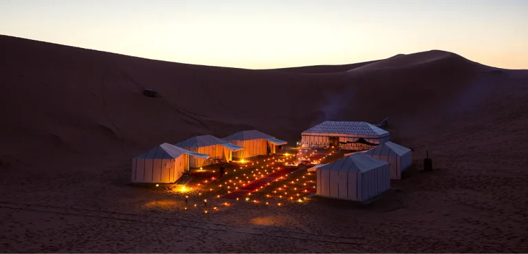 Fogueira numa duna do Saara ao entardecer – Viagem ao deserto de 2 dias de Fez a Marrakech