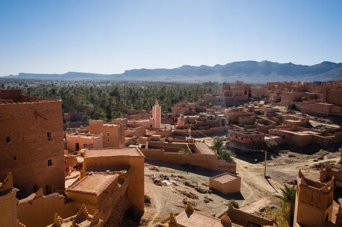 Antigo ksar sobre um palmeiral no Vale do Drâa – Viagem de 2 dias ao deserto de Zagora a partir de Marrakech